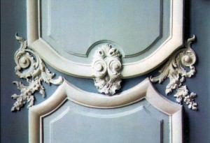 détail de la porte Salle blanche du Palais de Justice de Douai