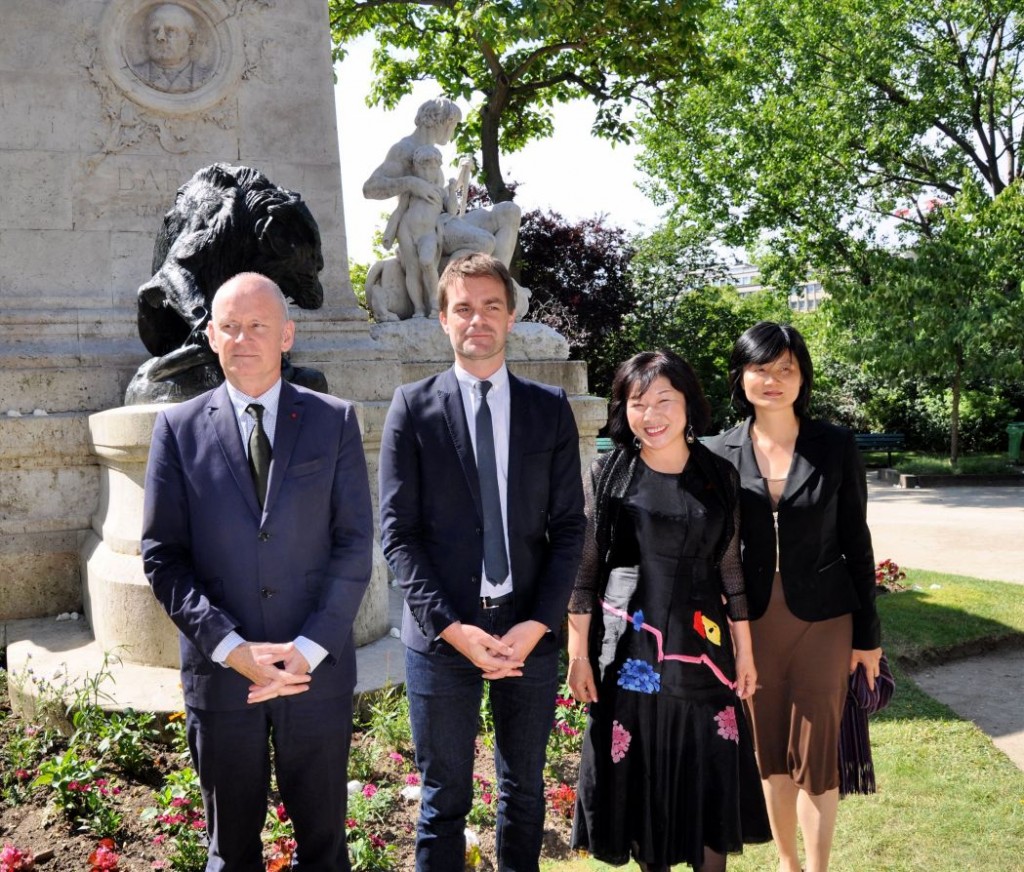 Christophe Girard Maire du 4ème arrondissement de Paris, Bruno Julliard premier adjoint à la mairie de Paris (récemment élu à la présidence de Paris-Musées), Ling Ling Kuo directrice de la Chi-Mei Museum Foundation et Tsai Hsiao-Ying directrice du centre culturel de Taïwan à Paris.