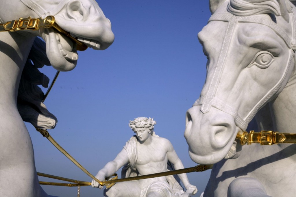 Installation Marble fountain Apollo at Chi Mei Museum 03