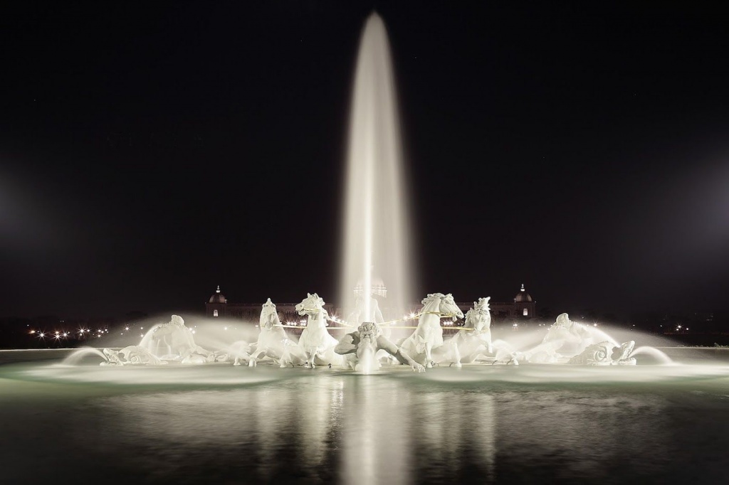 Copie de la fontaine d'Apollon en marbre et bronze doré, parc du Chi Mei Museum, Taiwan.